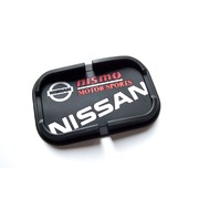      "Nissan"