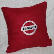 Подушка автомобильная Nissan, красная